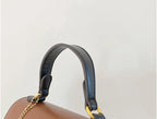 2026 Fashionable women's handbag with a vintage French design, suitable for any occasion as a shoulder or cross-body bag